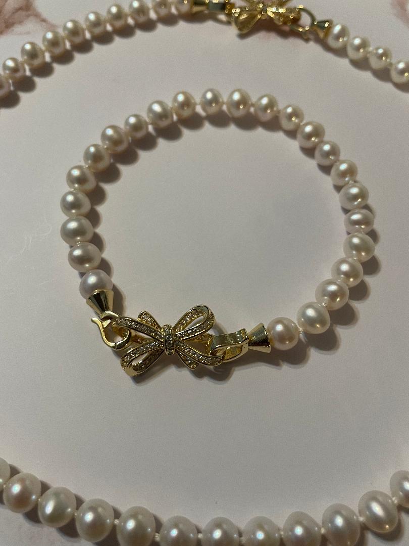 White Freshwater Pearl Necklace Set featuring Gold Bow Clasp
