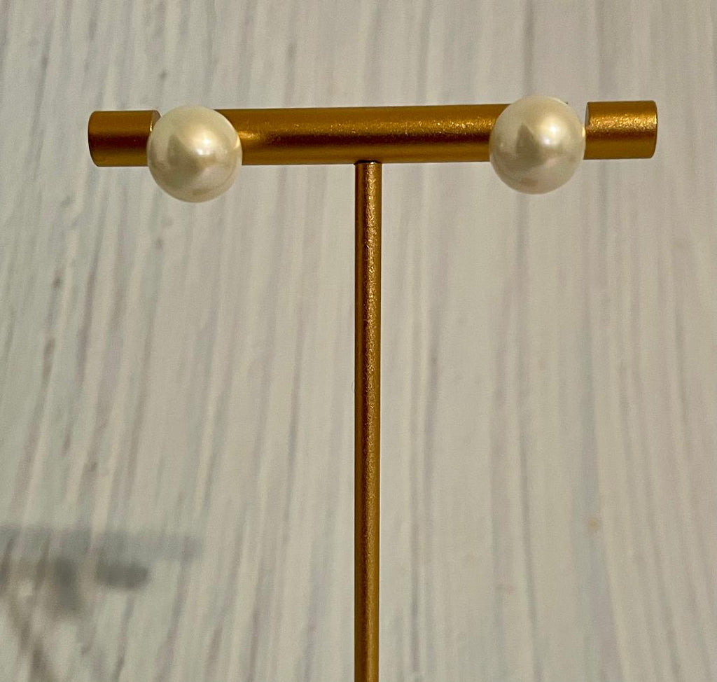 Edison freshwater pearl stud earrings