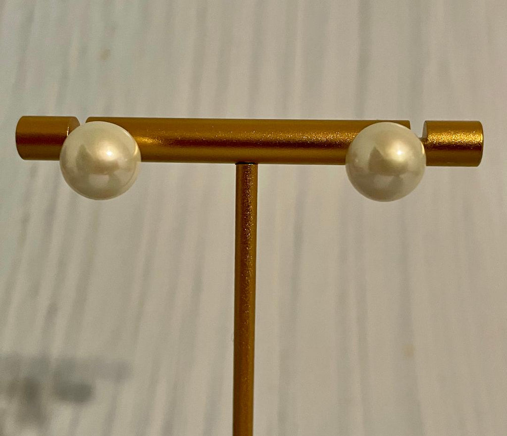 Edison freshwater pearl stud earrings