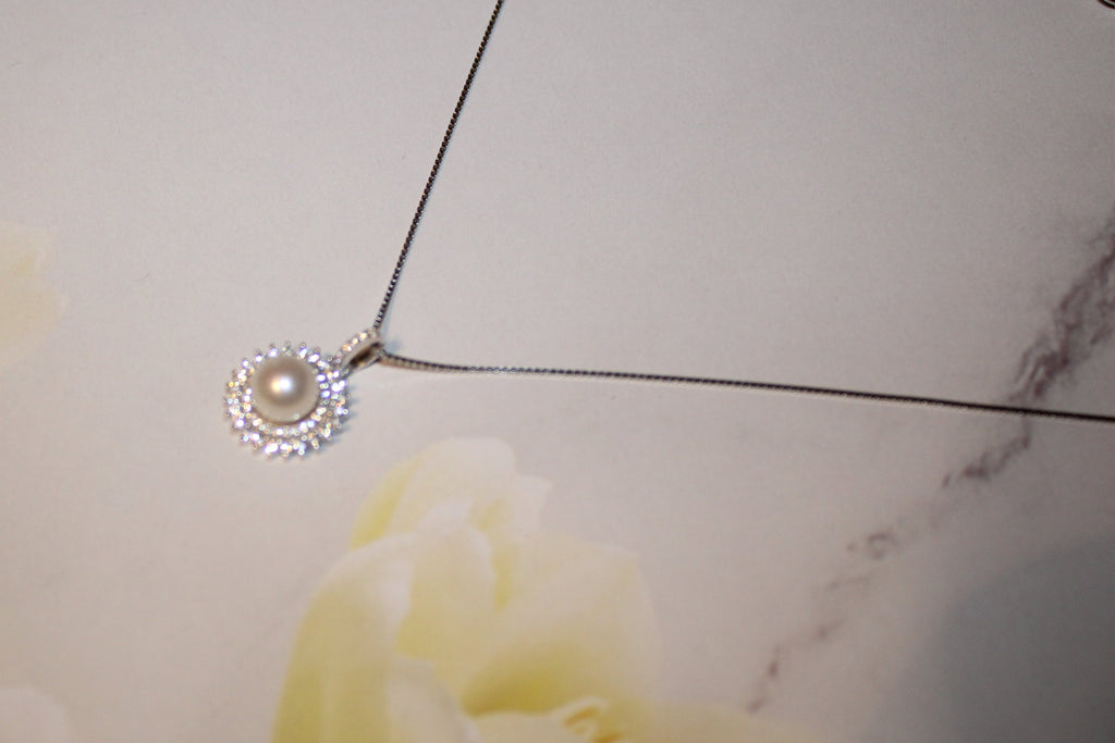 freshwater pearl pendant