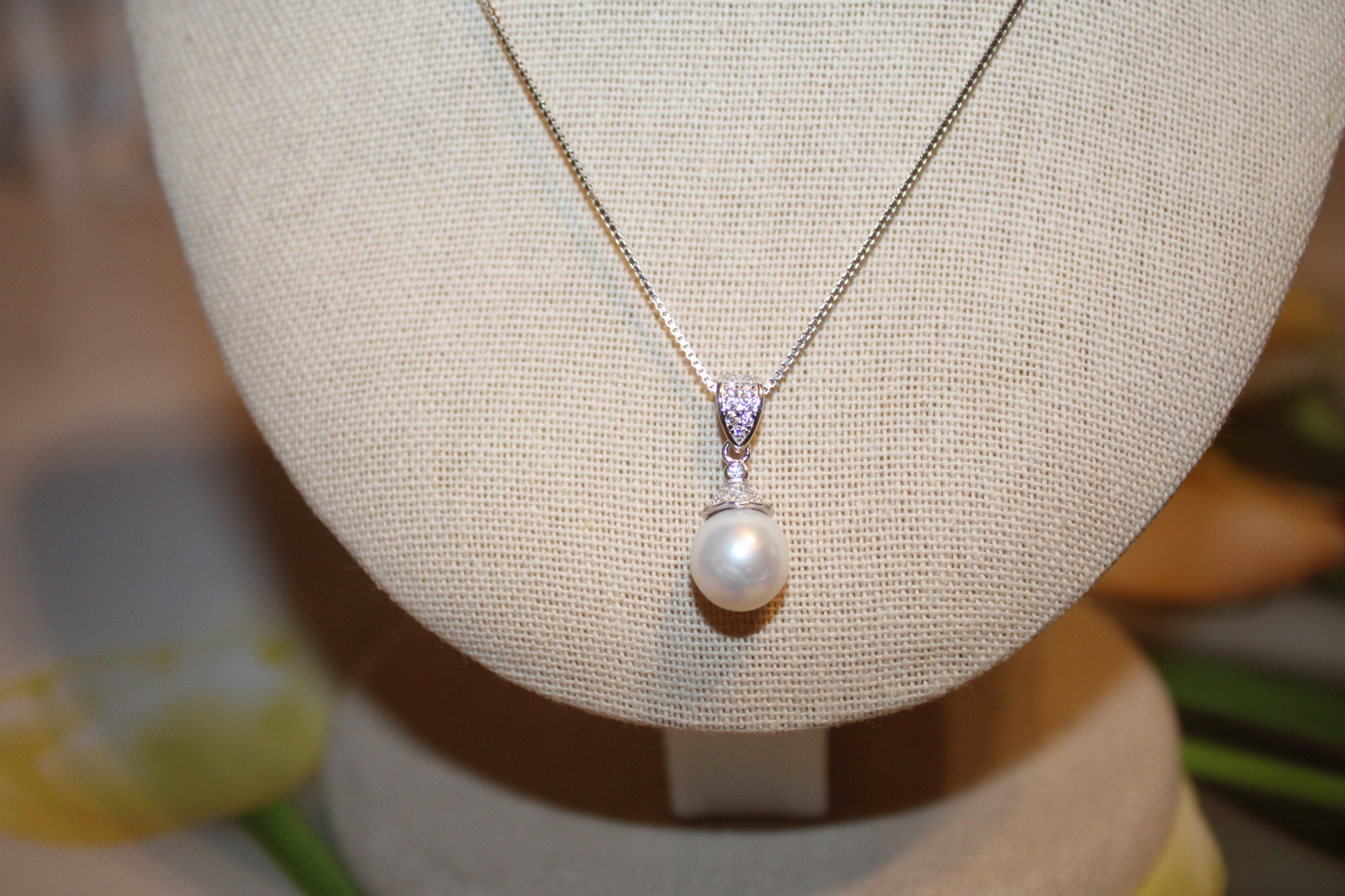 Edison Pearl Flower Pendant