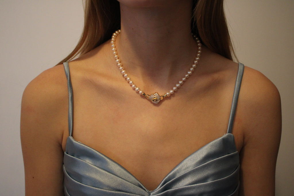 Classic Pearl Necklace