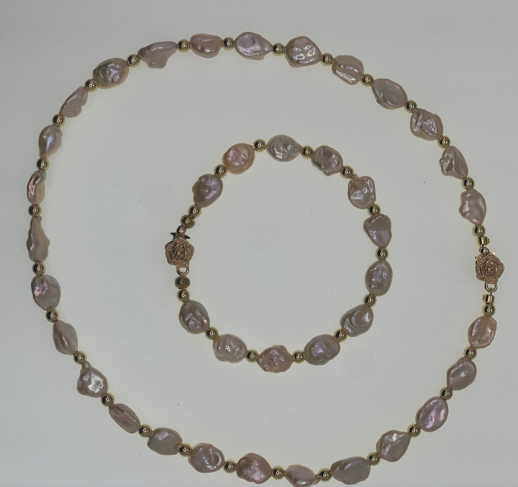 Keshi pearl necklace and bracelet