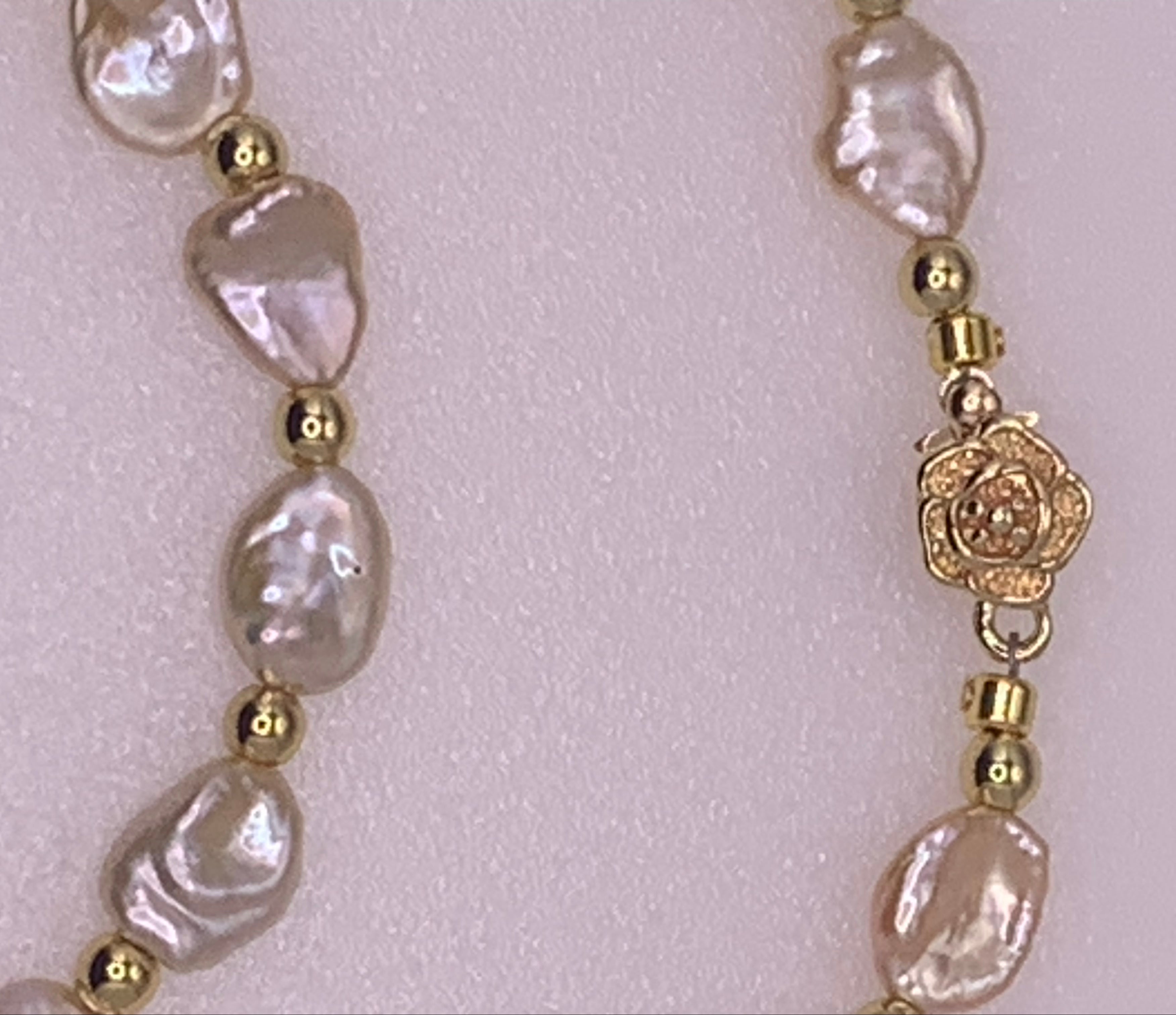 Keshi Pearl Set Close Up