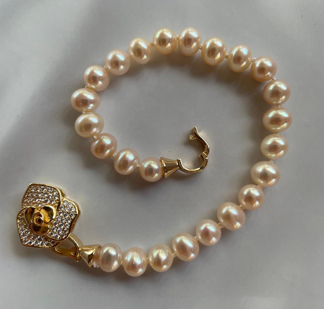 freshwater pearl bracelet in spiral display, AAA grade 6-7mm