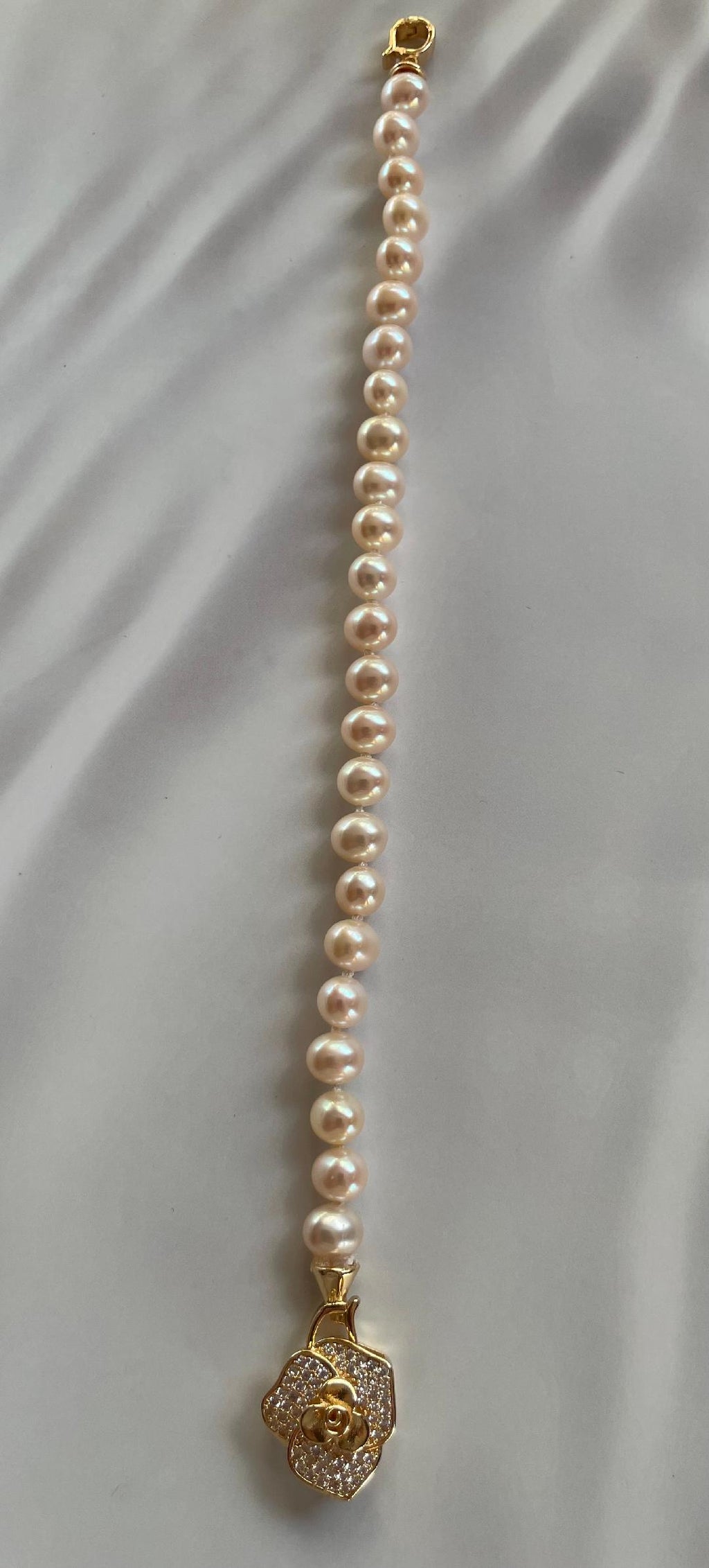 freshwater pearl bracelet hand-knotted 7.5 inches in length