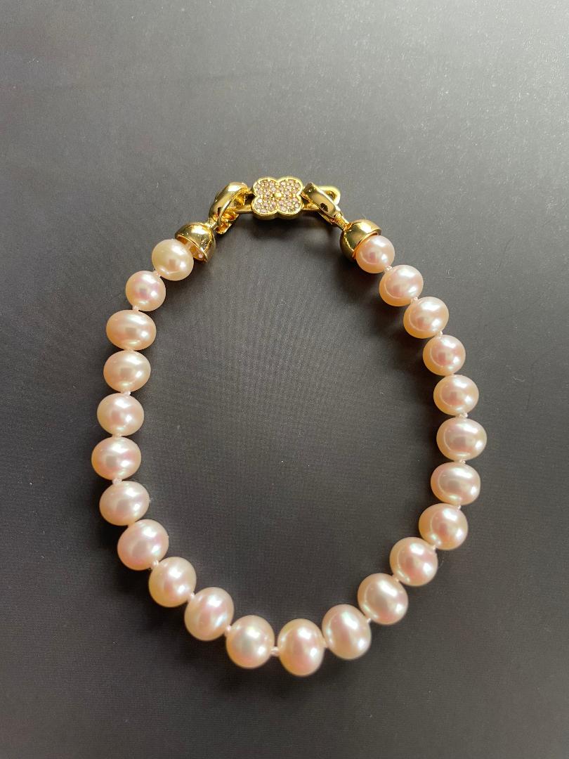 Classic White Freshwater Pearl Bracelet